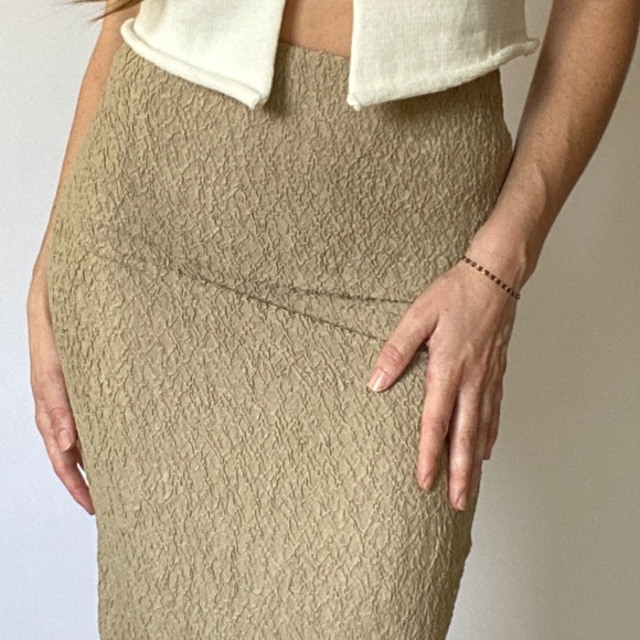 Textured Tan Stretch Midi Skirt - Picture 3 of 3